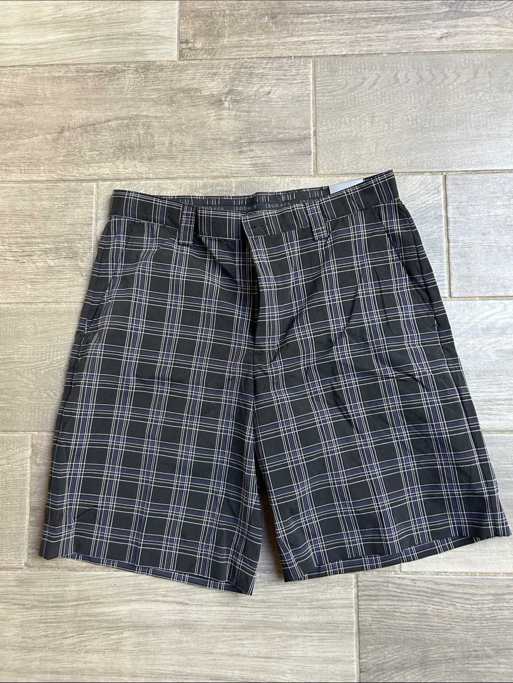 Izod Black Plaid Flat-Front Men's Shorts